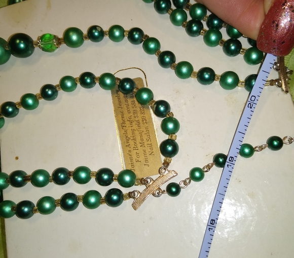 Vintage 3-Strand Green Beaded Necklace - Picture 4 of 9